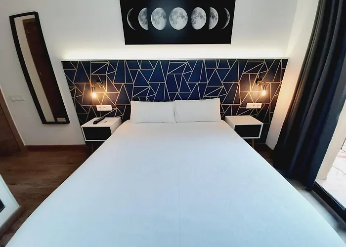 Hostal Laia By Gaiarooms
